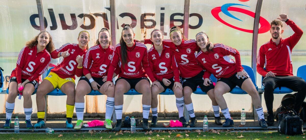 Sonrisalud muestra su apoyo al fútbol femenino como nuevo patrocinador del Burgos CF