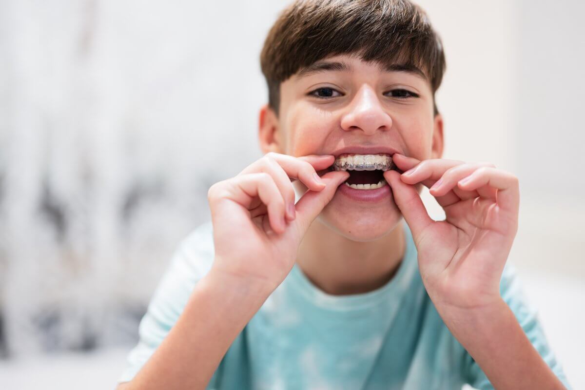 ¿Por qué el verano es la mejor época para que tu hijo empiece la ortodoncia?